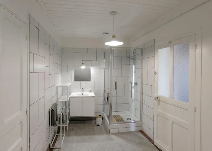 El Dar - A 1 Km De La *